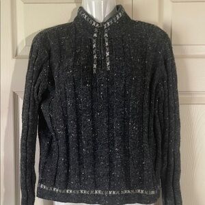 Women’s size small Woolrich Black and Gray 3/4 zipper